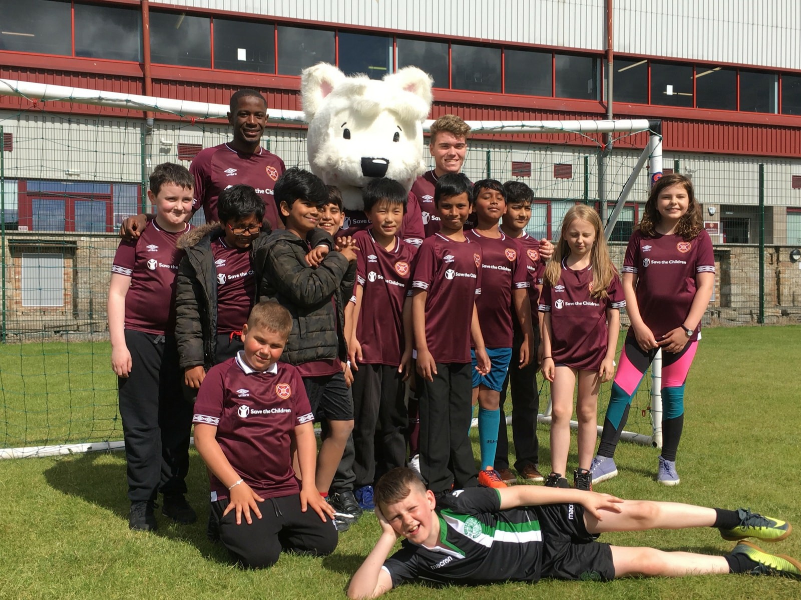  » T.E.A.M Project – Amazing surprise for the launch of Hearts’ new kit!